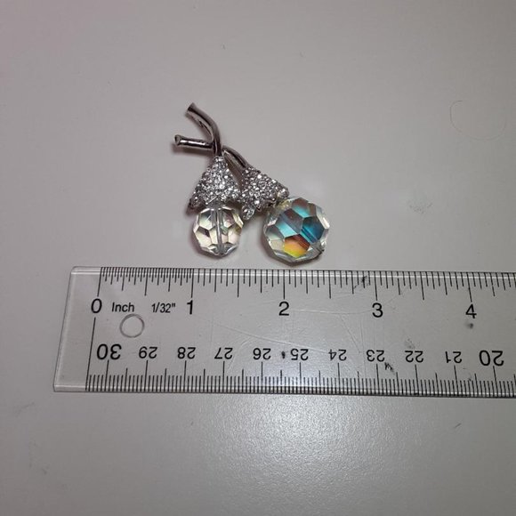 Hattie Carnegie Silver Double Flower Clear Crystal Brooch Pin - Picture 7 of 11